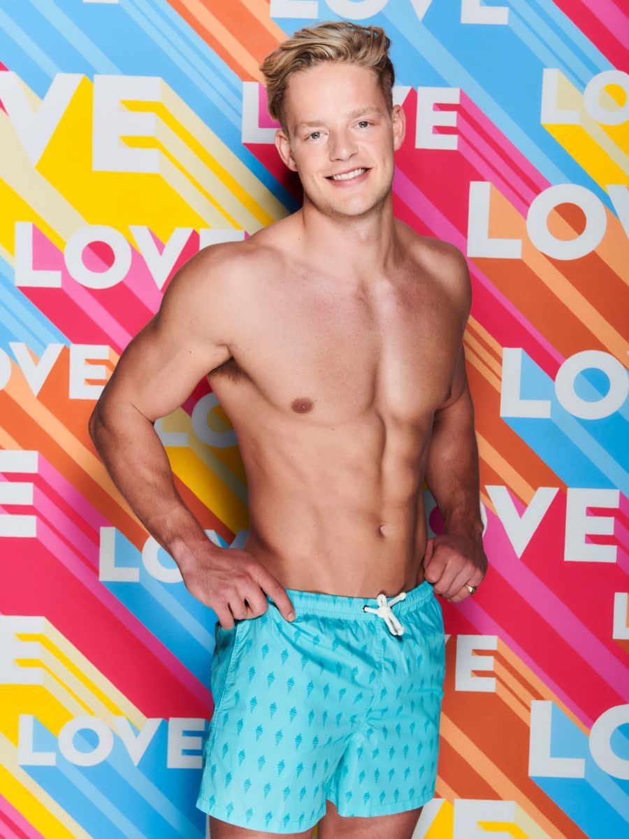 love-island-s-ollie-williams-8216-quits-8217-the-show-after-three-days-in-the-villa