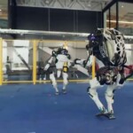 Танцы роботов Boston Dynamics